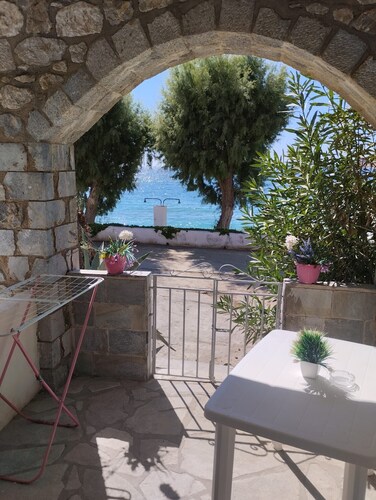 Apartment 'Syrios Suites No 1' mit Meerblick, WLAN und Klimaanlage