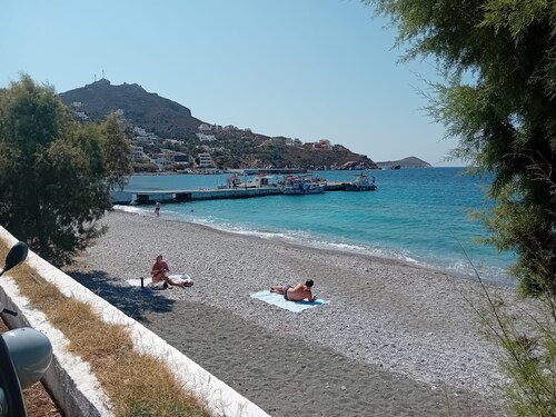 Apartment 'Syrios Suites No 1' with Sea View, Wi-Fi and Air Conditioning