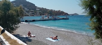 Apartment 'Syrios Suites No 1' with Sea View, Wi-Fi and Air Conditioning