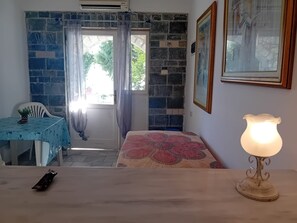 1 dormitori, wifi gratuïta i roba de llit