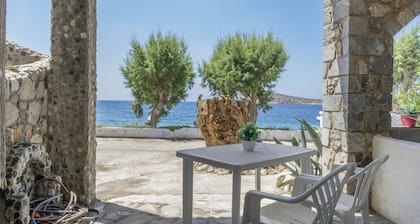 Apartment 'Syrios Suites No 2' mit Meerblick, WLAN und Klimaanlage