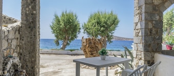 Apartment 'Syrios Suites No 2' with Sea View, Wi-Fi and Air Conditioning