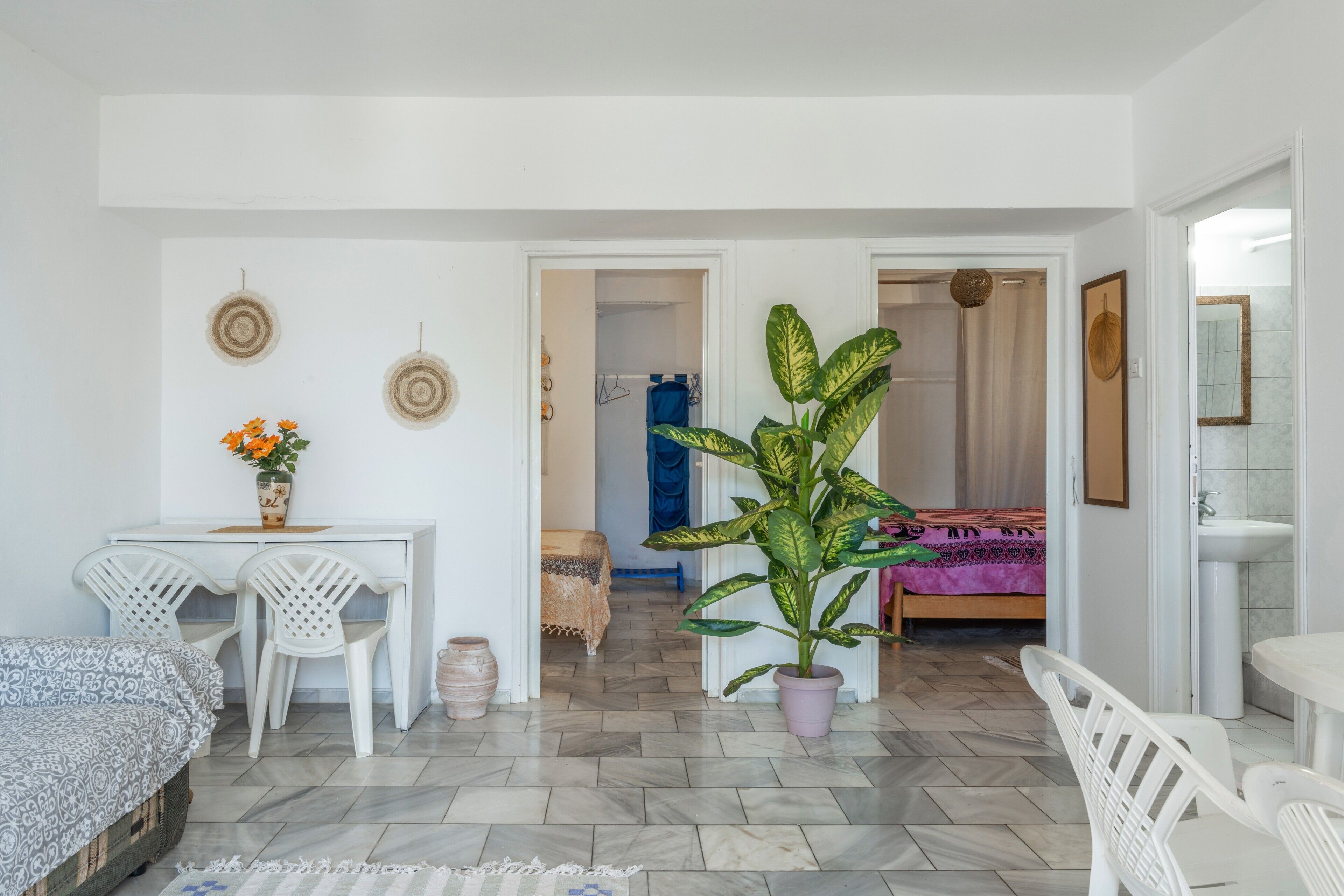 2 bedrooms, WiFi (free), bed sheets
