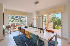 Dining - Villa 'Carmen' with Sea View, Wi-Fi and Air Conditioning (Begur)