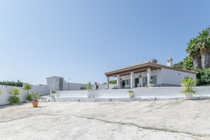 Exterior - Villa 'El Olivar 2' with Mountain Views, Wi-Fi and Air Conditioning (Barbate)