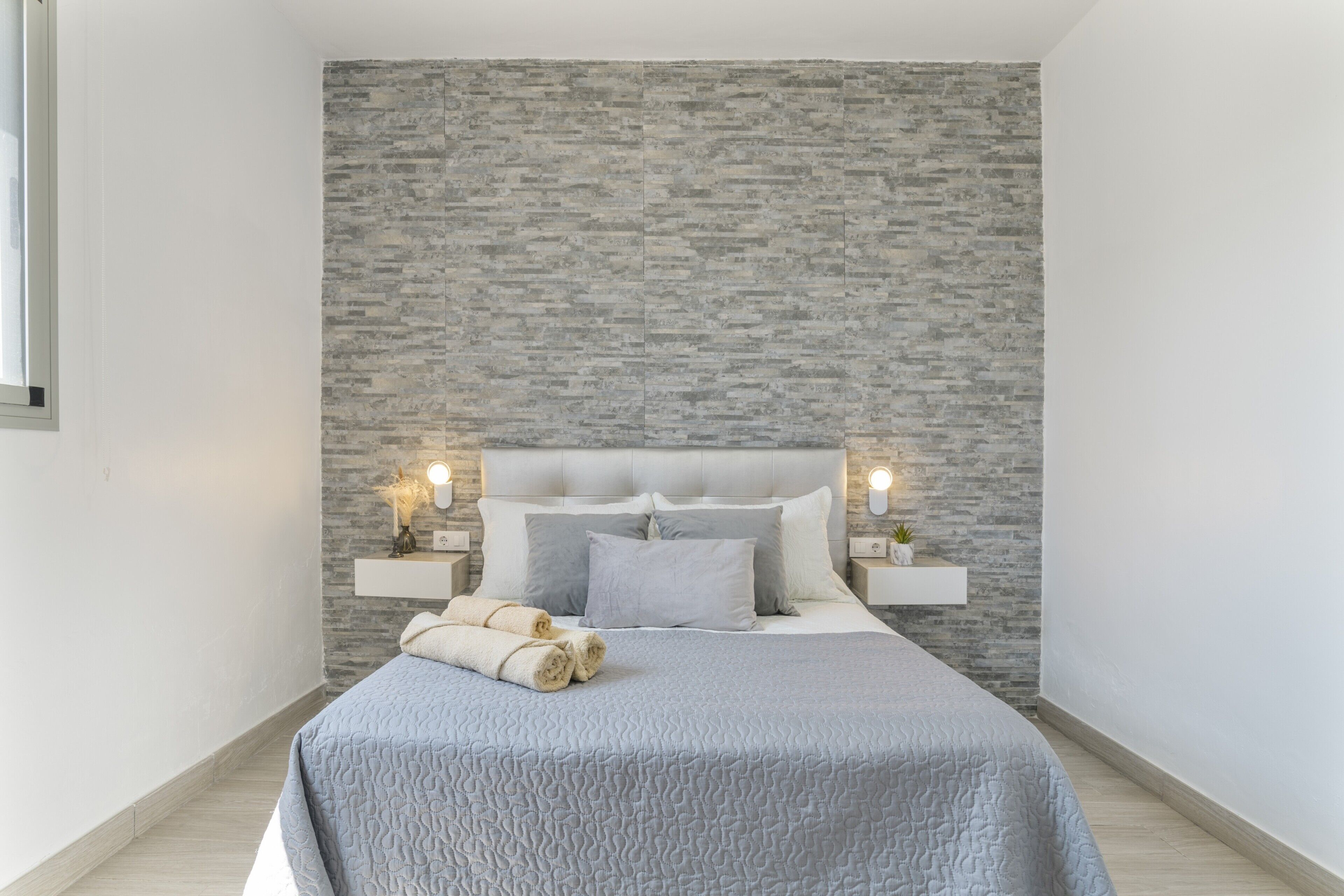 2 habitaciones, tabla de planchar con plancha y wifi gratis 