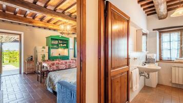 1 camera, Wi-Fi gratuito, lenzuola