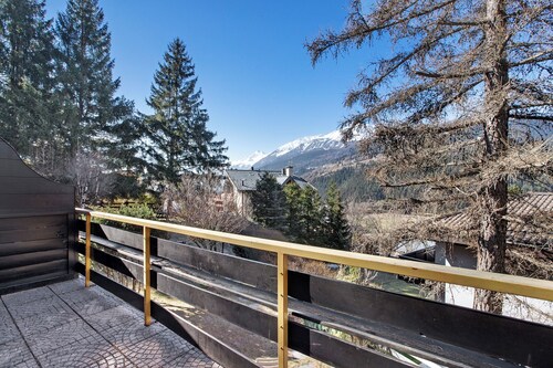 Holiday Home 'Nido Alpino Terme E Sport - Bormio' with Mountain View, Shared Garden and Wi-Fi