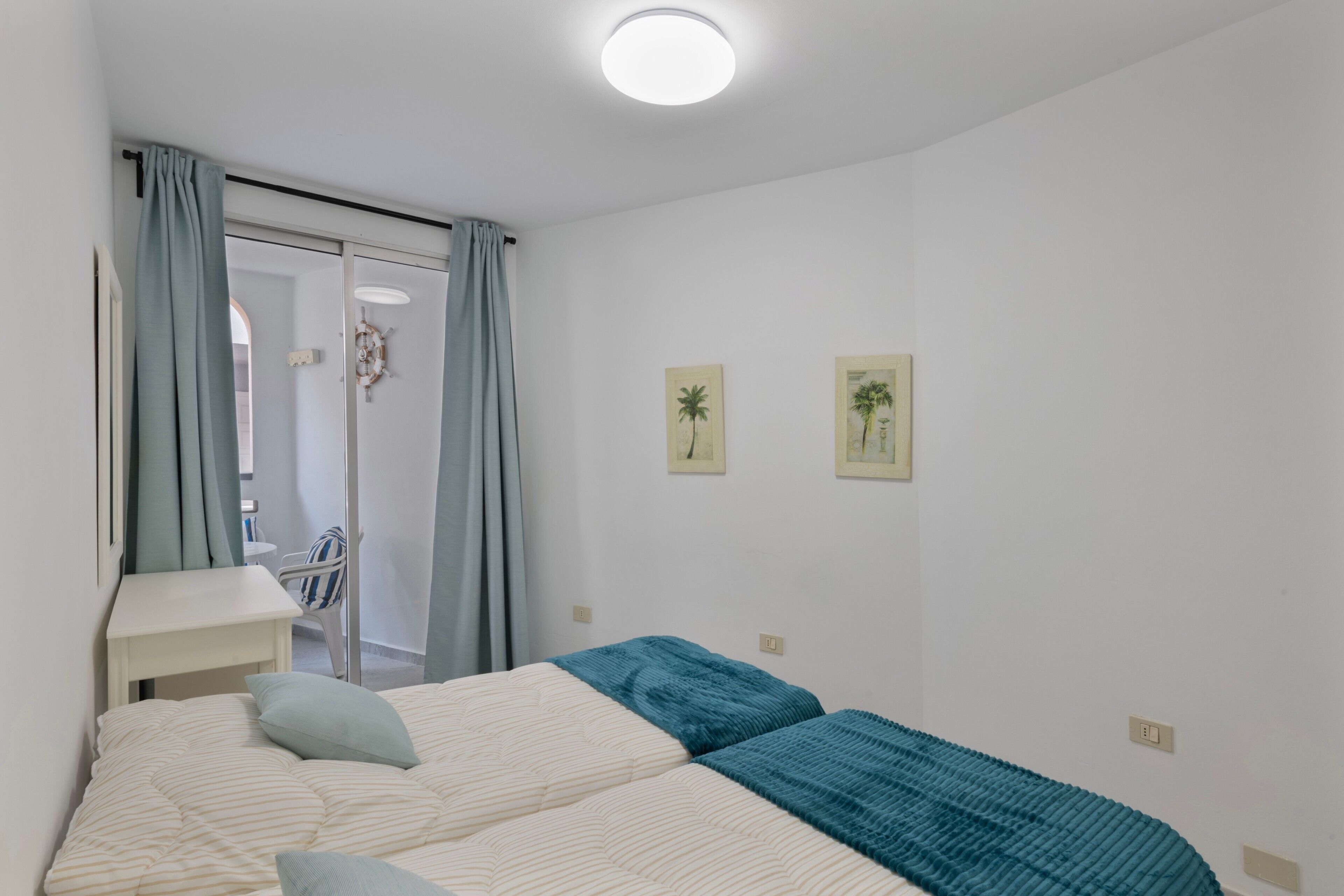 1 slaapkamer, een strijkplank/strijkijzer, wifi, beddengoed