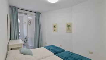 1 slaapkamer, een strijkplank/strijkijzer, wifi, beddengoed