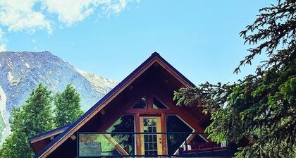 Riverview Cabin - Incredible Log Home at Eagle Landing Resort