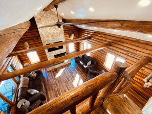 TV, fireplace - River Lodge - Spacious family cabin on the Kenai River (Cooper Landing)