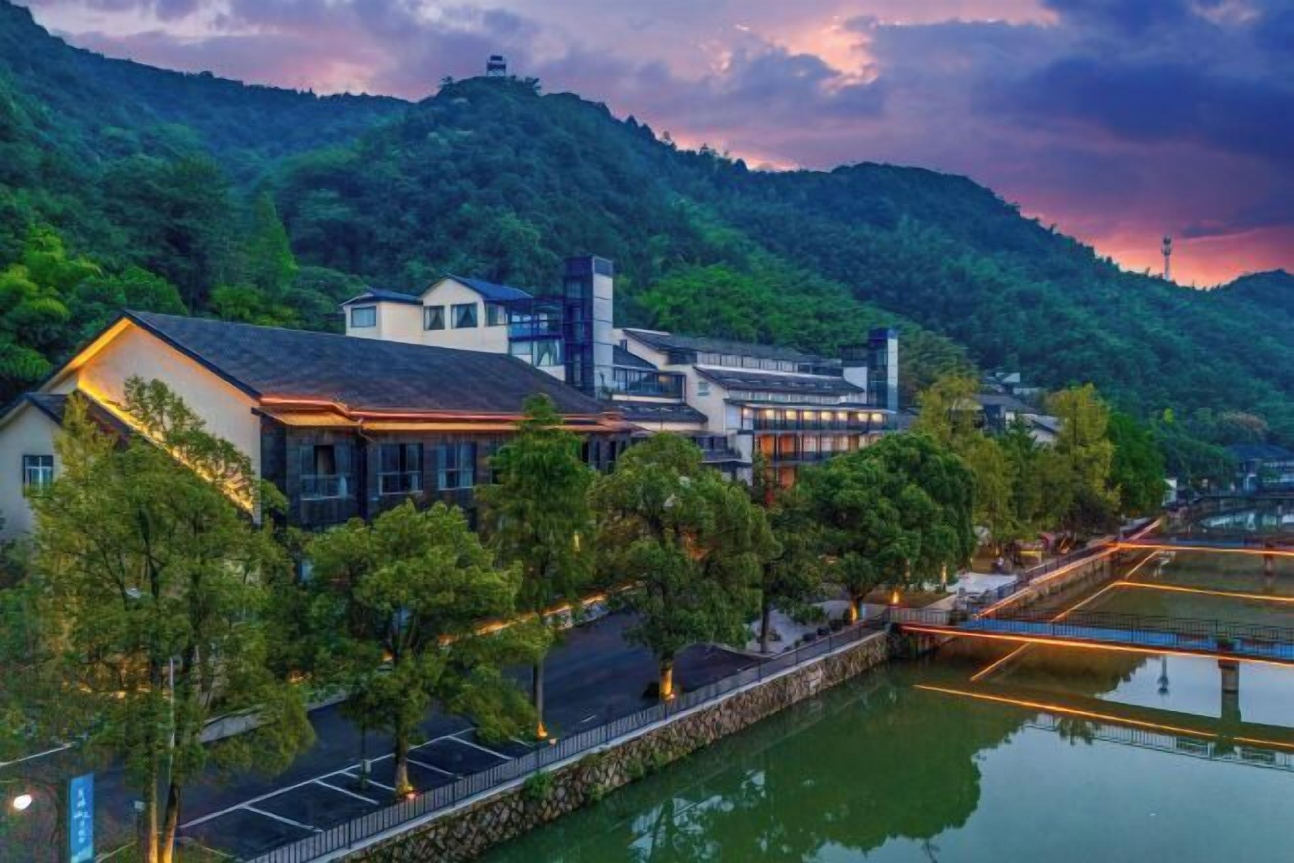 المنشأة من الخارج