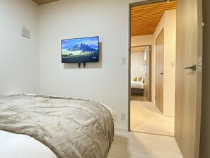 2 makuuhuonetta, silitysrauta/-lauta, ilmainen Wi-Fi, vuodevaatteet