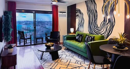 #1 Top Flr Waterview ~ Lux Design ~ Pvt Balcony