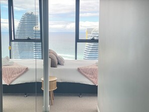 2 makuuhuonetta, silitysrauta/-lauta, vauvan matkasänky, ilmainen Wi-Fi