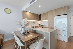 Fridge, microwave, oven, stovetop