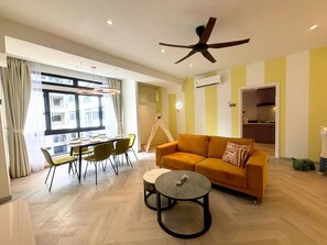 Interior - Spacious 3-bedroom apartment in brilliant Kuala Lumpur with AC, WiFi (Kuala Lumpur)