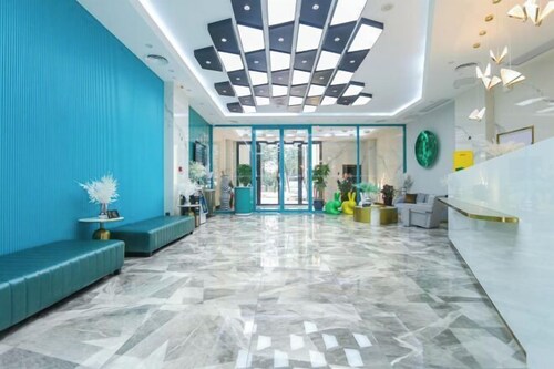 Jingqi Ouju Hotel (Beijing Fengtai Railway Station Lize Business District)