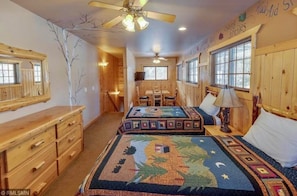 4 bedrooms, iron/ironing board, travel cot, free WiFi