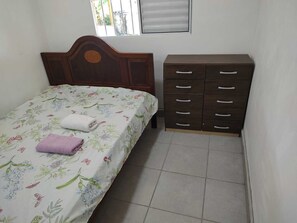 2 室のベッドルーム、WiFi (無料)