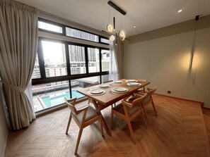 Dining - Spacious 3-bedroom apartment in cool Kuala Lumpur with AC, WiFi (Kuala Lumpur)