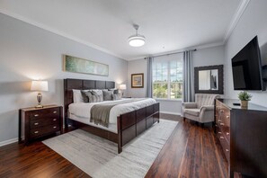 3 bedrooms, desk, iron/ironing board, travel cot