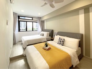 3 slaapkamers, een strijkplank/strijkijzer, gratis wifi, beddengoed