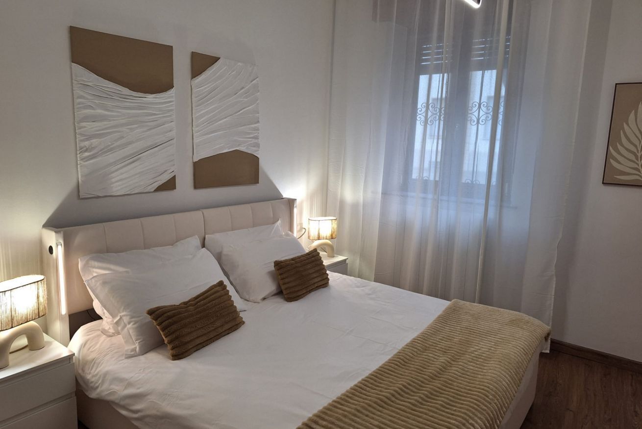1 bedroom, in-room safe, iron/ironing board, free WiFi