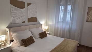 1 bedroom, in-room safe, iron/ironing board, free WiFi