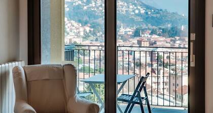 Attic flat in Como (Como Sweet Life)
