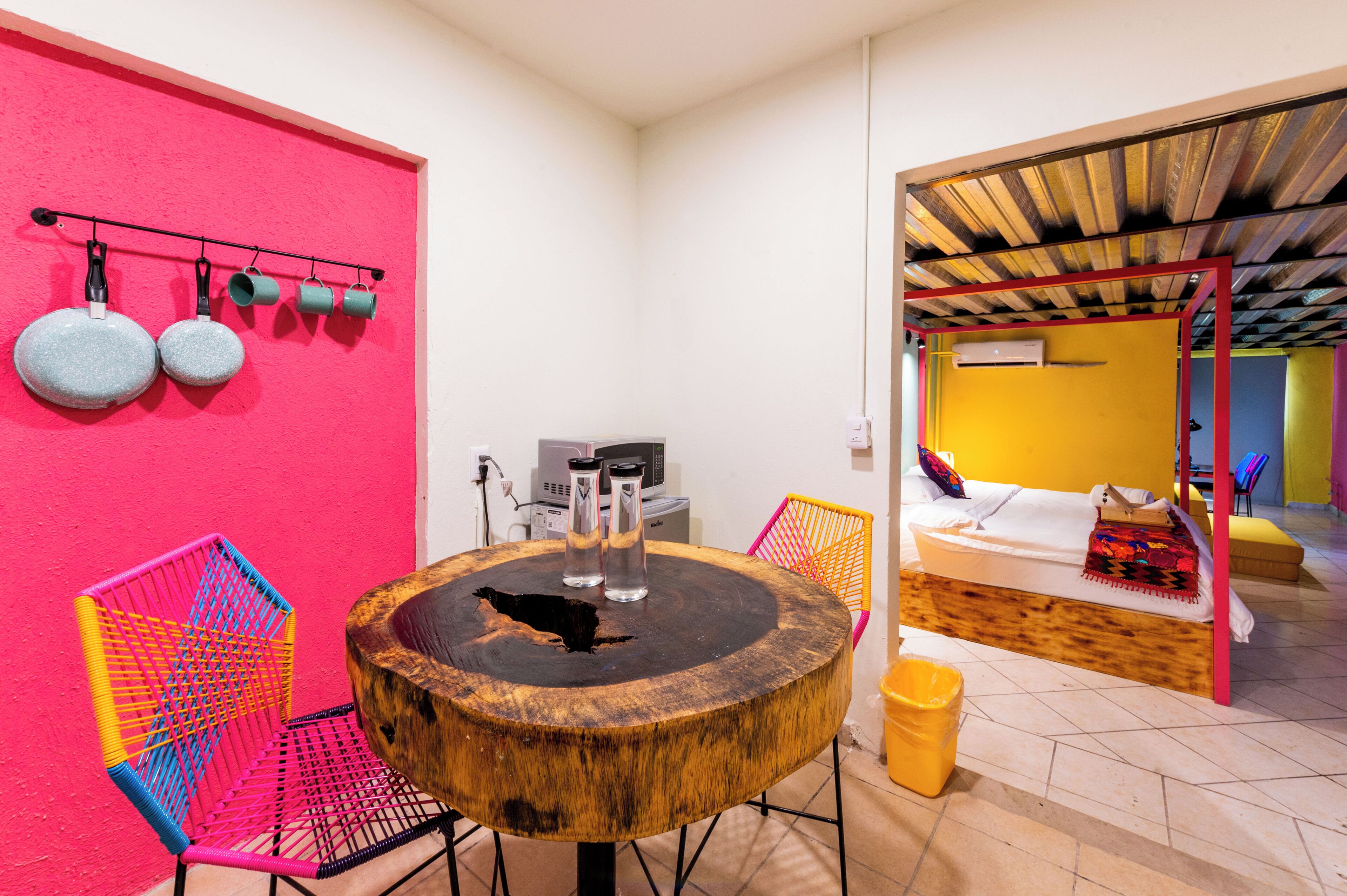 Coffres-forts dans les chambres, fer et planche à repasser