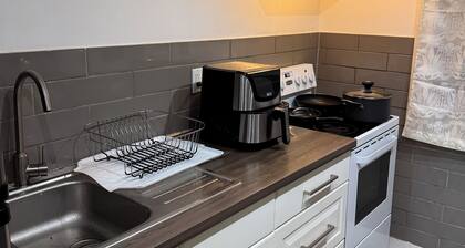 Fully Furnished Cozy 1 Bedroom Apartment with all amenities