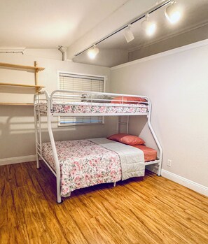 3 Schlafzimmer, kostenloses WLAN, Bettwäsche