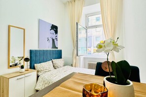 1 chambre, bureau, fer et planche Ă repasser, Wi-Fi