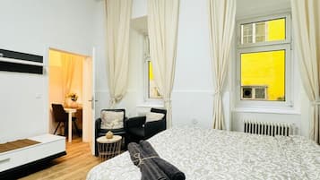 5 Schlafzimmer, Schreibtisch, BĂŒgeleisen/BĂŒgelbrett, WLAN