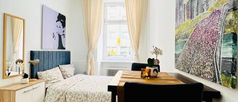 5 室のベッドルーム、WiFi、ベッドシーツ