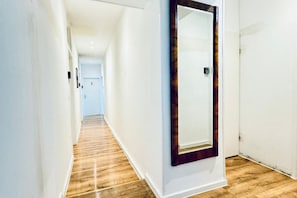 Interior - Cozy Stay for 2P | Near Matzleinsdorfer Platz (Vienna)