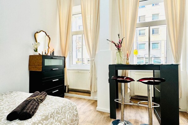 1 bedroom, WiFi, bed sheets