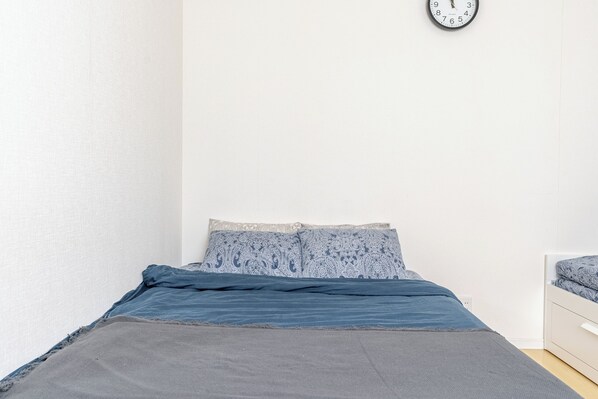 2 bedrooms, desk, iron/ironing board, free WiFi