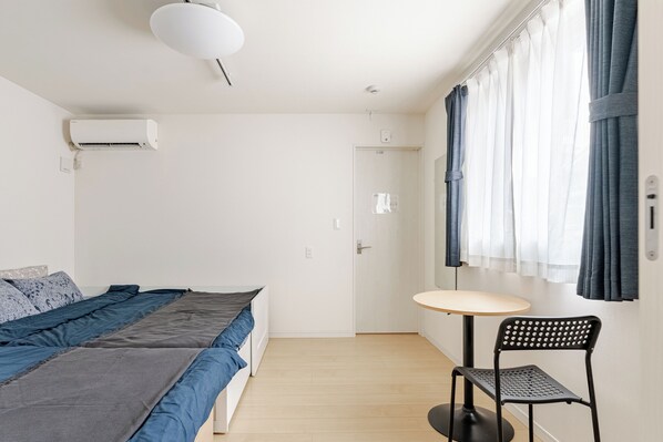 2 bedrooms, desk, iron/ironing board, free WiFi