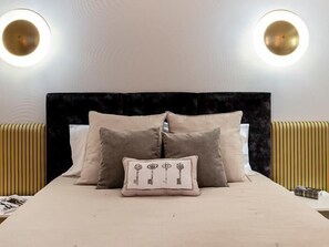 3 chambres, fer et planche à repasser, Wi-Fi, draps fournis