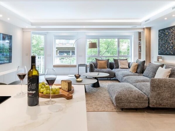 Smart TV - Ayala Apartment II en Barrio Salamanca (Madrid)