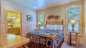 3 bedrooms, travel cot, free WiFi, bed sheets