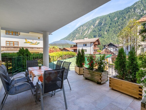 Outdoor dining - Apartment Rosa by Interhome (Mayrhofen)