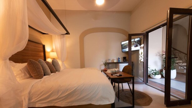 #11 Habitación individual básica, 1 cama King size, baño privado, planta baja | โต๊ะทำงาน, พื้นที่ทำงานแบบใช้แล็ปท็อป, Wi-Fi ฟรี