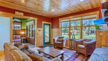 TV, fireplace, DVD player, table tennis