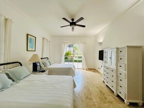 4 bedrooms, in-room safe, desk, iron/ironing board