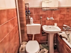 Bathroom - Beautiful apartment for 2 people with balcony and panoramic view (Warsaw)