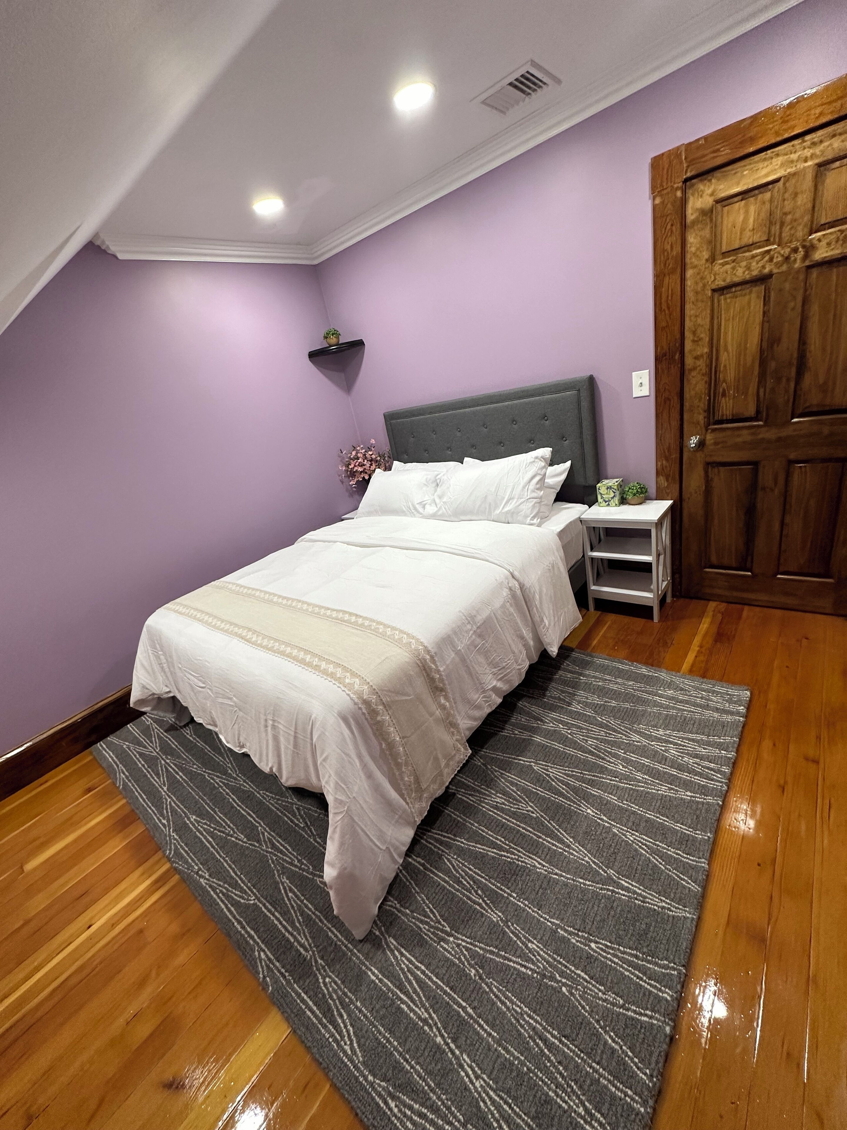 8 quartos, ferros/tábuas de passar roupa, Wi-Fi de cortesia